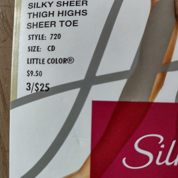 NEW. Hanes Silk Reflections Thigh Highs. Size CD - Picture 3 of 3
